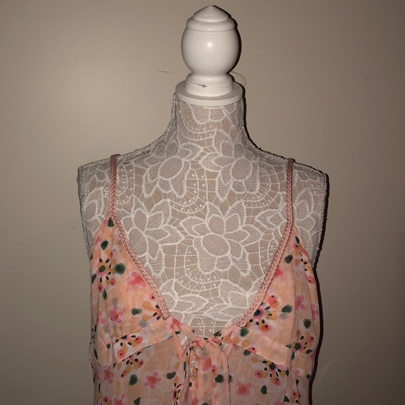 Gorgeous Lauren Conrad flowered beach cover up - Picture 2 of 8